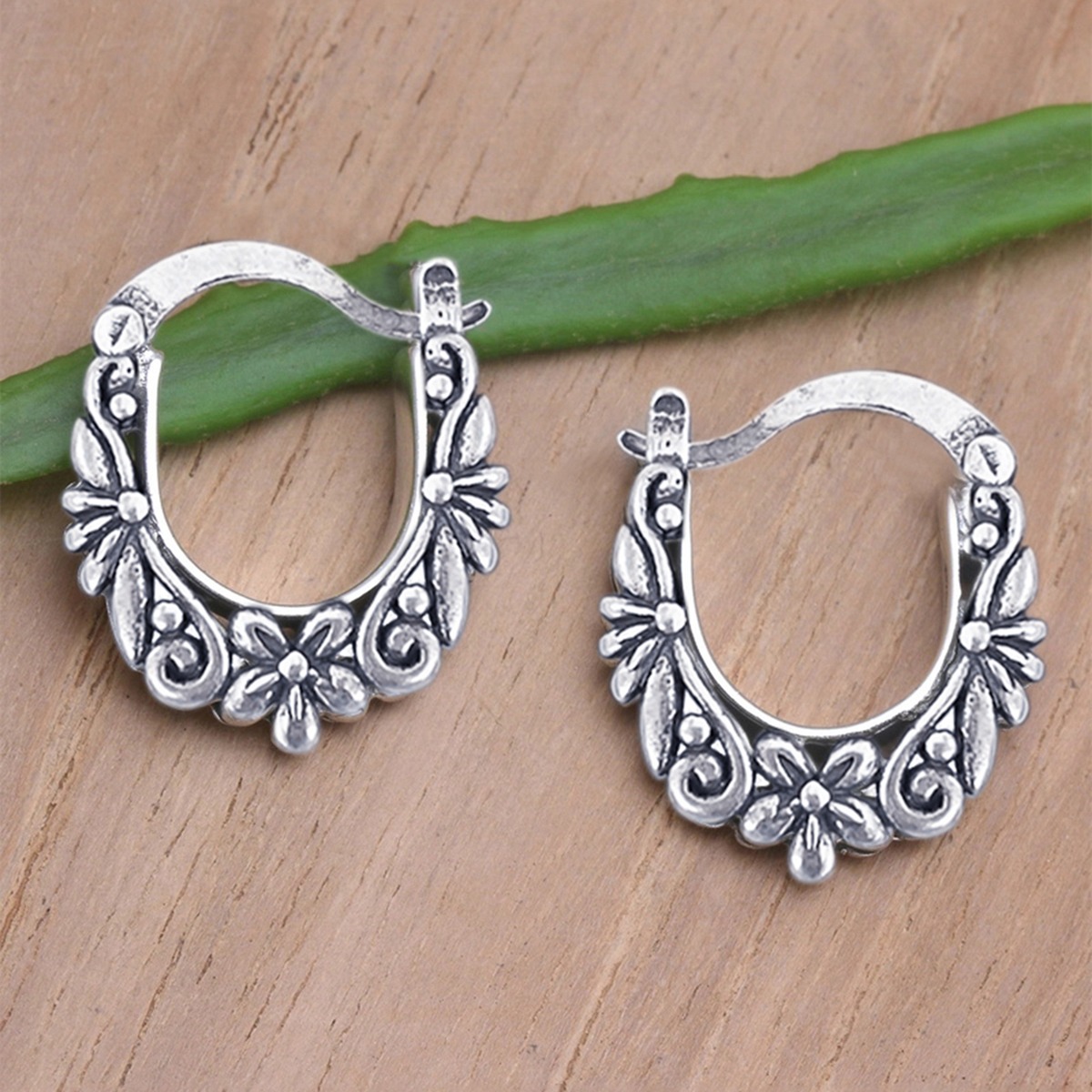 Three-dimensional Geometric Earrings In Copper With White K Water Plating Featuring 0.03µm Thick Coating