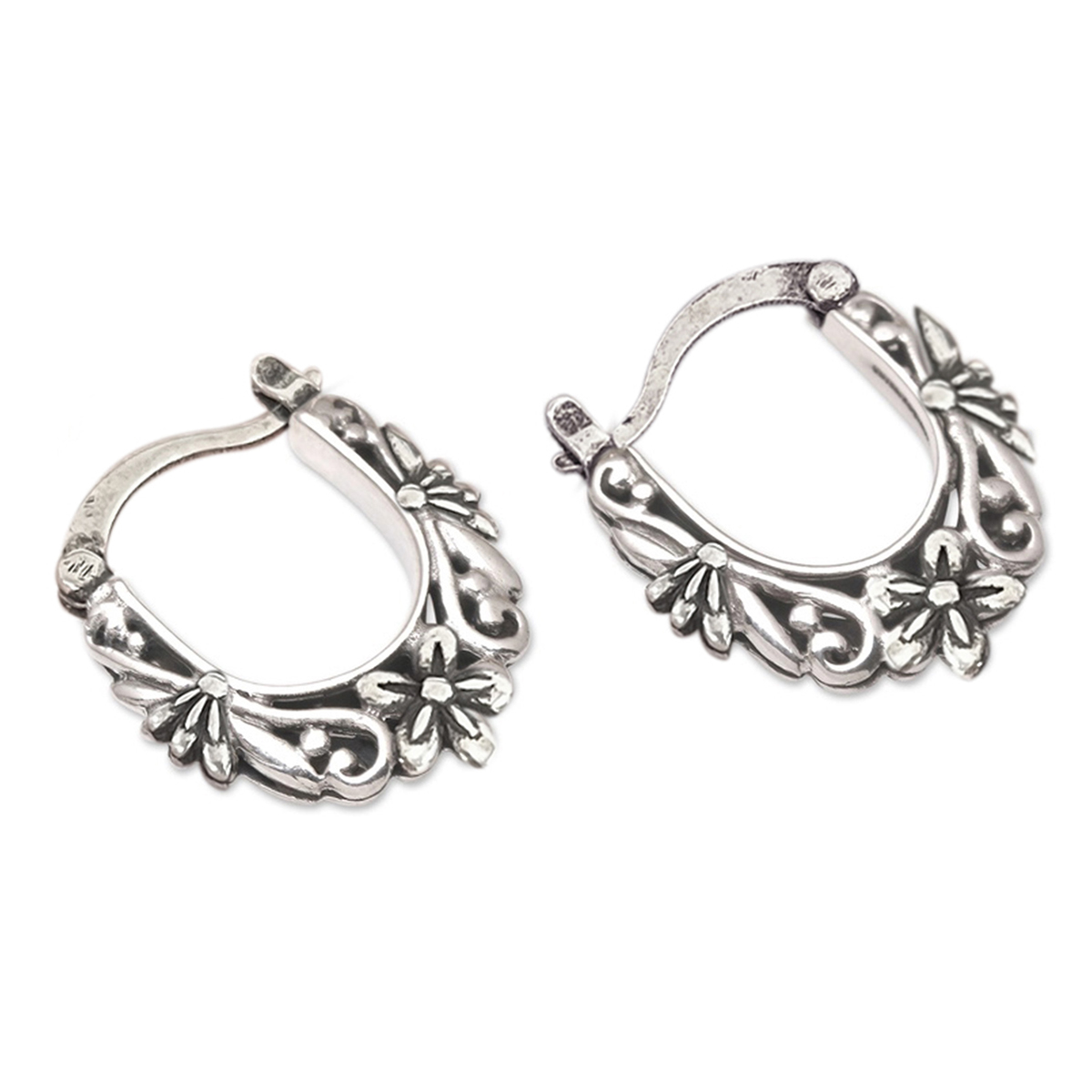 Three-dimensional Geometric Earrings In Copper With White K Water Plating Featuring 0.03µm Thick Coating 3