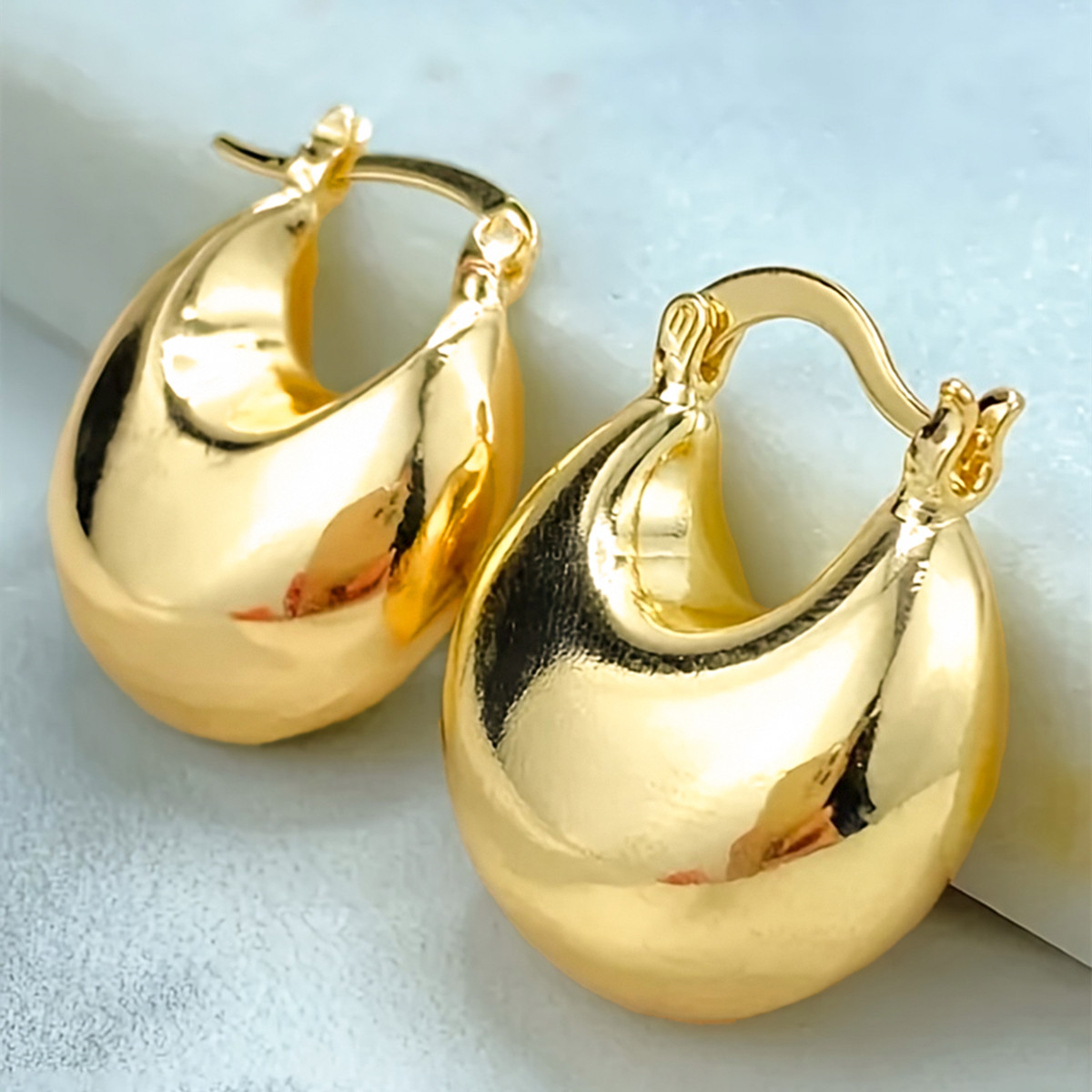 Three-dimensional Geometric Earrings In Copper With KC Golden Water Plating And 0.03µm Thick Coating