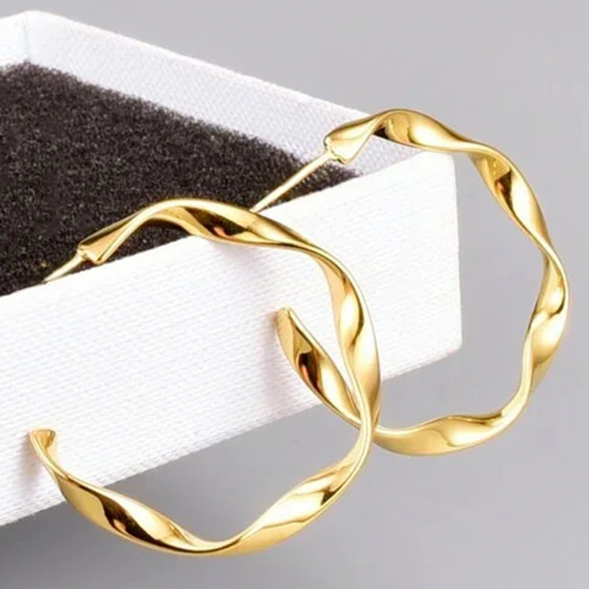 Three-dimensional Geometric Earrings In Copper With KC Golden Water Plating And 0.03µm Thick Coating 2