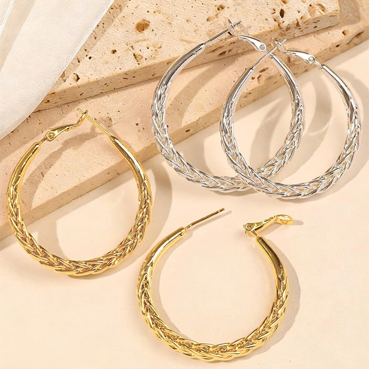 Three-dimensional Geometric Earrings In Copper With KC Golden Water Plating And 0.03µm Thick Coating