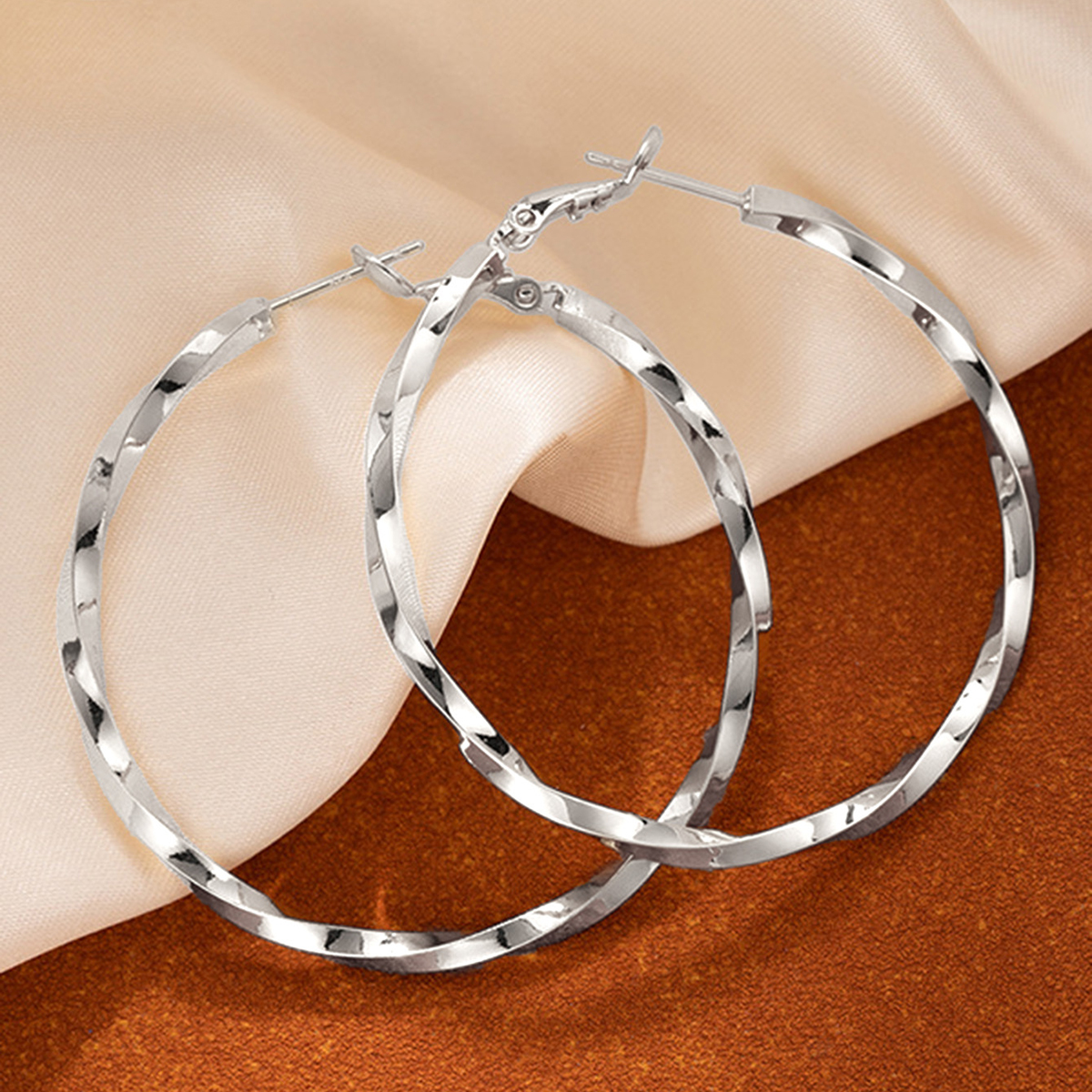 Three-dimensional Geometric Earrings In Copper With KC Golden Water Plating Featuring 0.03µm Thick Coating 6