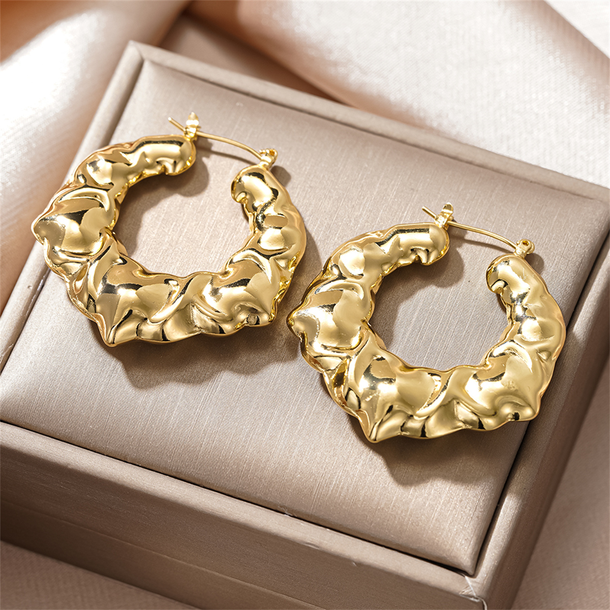 Three-dimensional Geometric Earrings For Women In Copper With KC Golden Plated Water Plating And 0.03µm Thickness 2