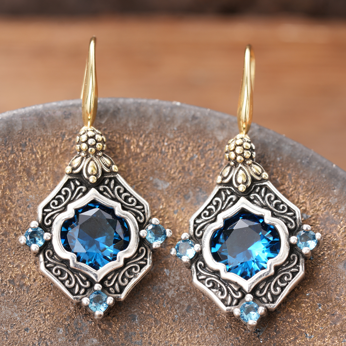 Three-dimensional Geometric Earrings In Copper With KC Golden Water Plating 0.03µm Thickness Featuring Zircon Inlay 7