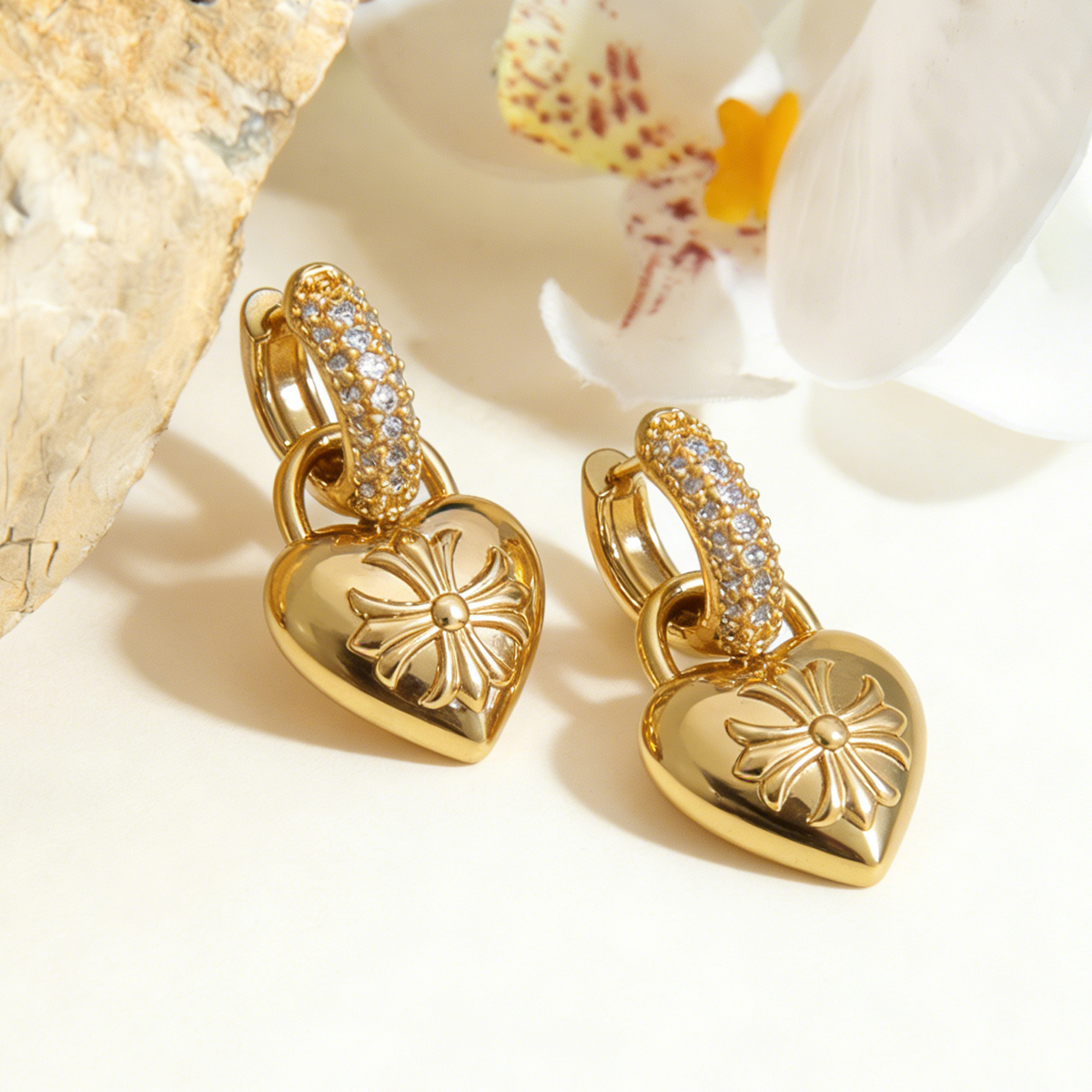 Three-dimensional Geometric Earrings For Women In Copper With Golden Plated Electroplated Finish And 0.01µm Coating Thickness 4