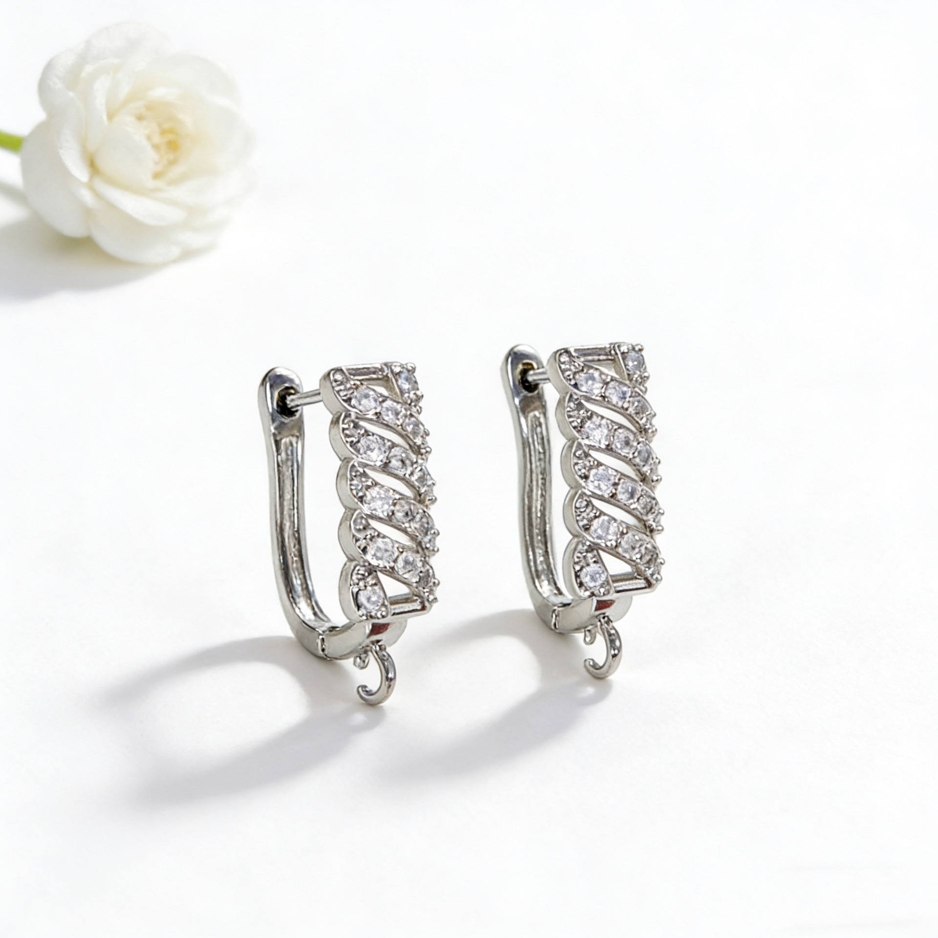 Three-dimensional Geometric Drop Earrings For Women In Golden Plated Copper With Zircon Inlay And Water Plating 2