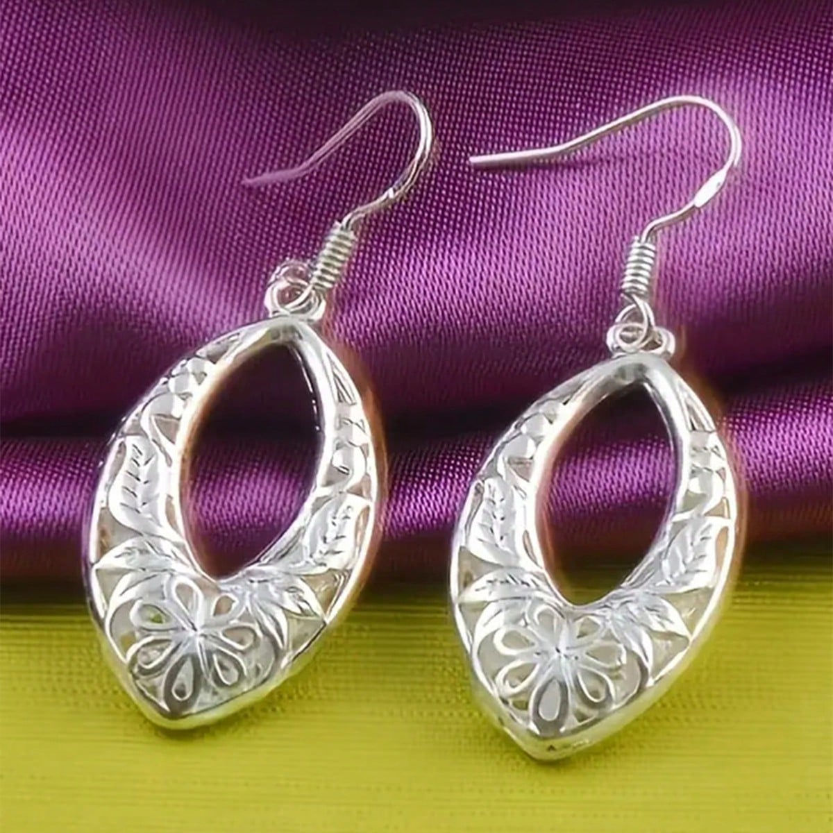 Three-dimensional Geometric Ear Hook For Women In Copper With White K Water Plating And 0.03µm Thickness 4