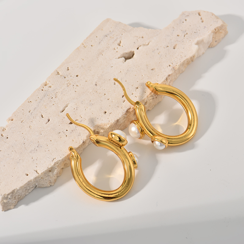 Three-dimensional Geometric Earrings For Women, Electroplated Copper With Golden Plated Finish And Artificial Pearl Inlay 4