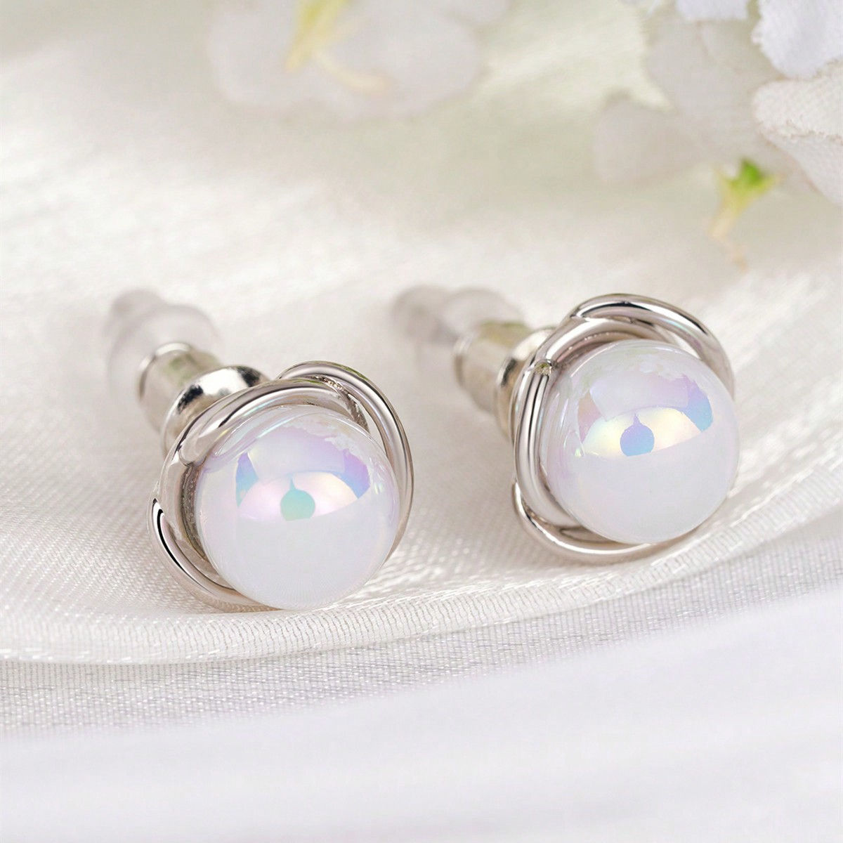 Three-dimensional Geometric Stud Earrings For Women In Copper With White K Plated Water Plating And 0.03µm Thick Coating