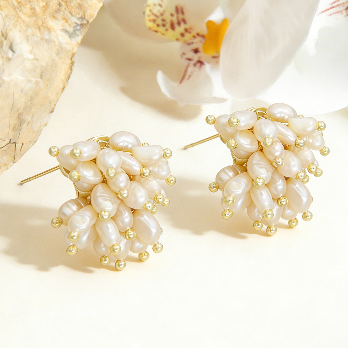 Three-dimensional Geometric Stud Earrings In Copper With Electroplated Golden Plating And Freshwater Pearl Inlay 4