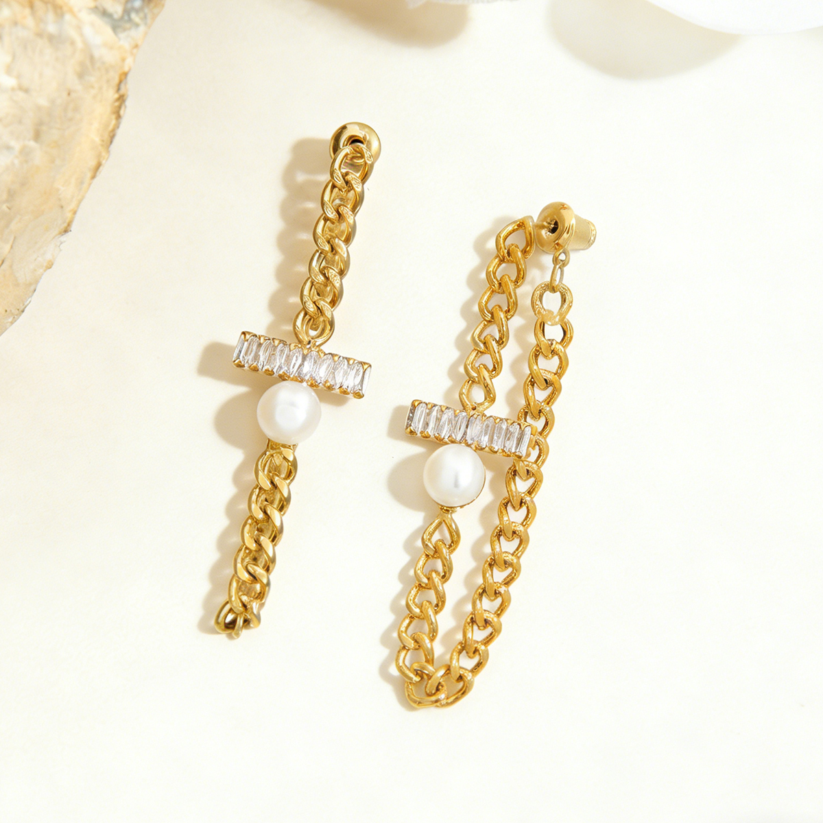 Three-dimensional Geometric Stud Earrings For Women, Copper Base With Golden Plated Electroplated Finish And Rhinestone Inlay 4