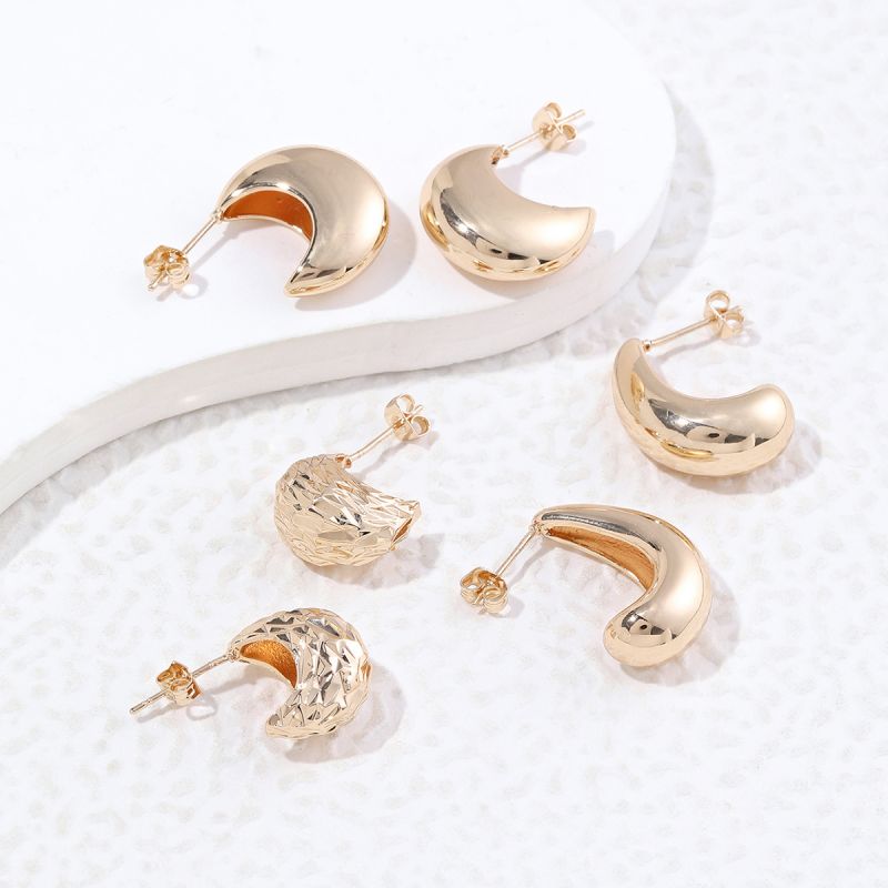 Three-dimensional Geometric Stud Earrings For Women, Copper Material With Golden Plated Water Plating And 0.03µm-0.05µm Thickness 2