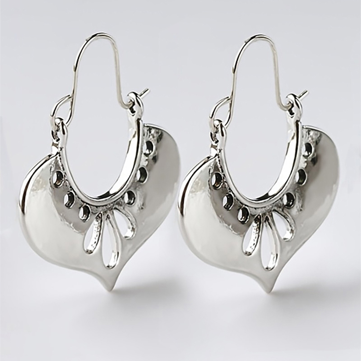 Three-dimensional Heart Shape Earrings For Women In Copper With White K Plated Water Plating And 0.03µm Thickness 3
