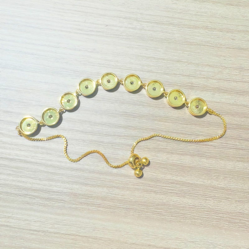 Three-dimensional Letter Bracelet Keychain For Women In Copper With 16K Real Gold Plated Water Plating And Zircon Inlay 4