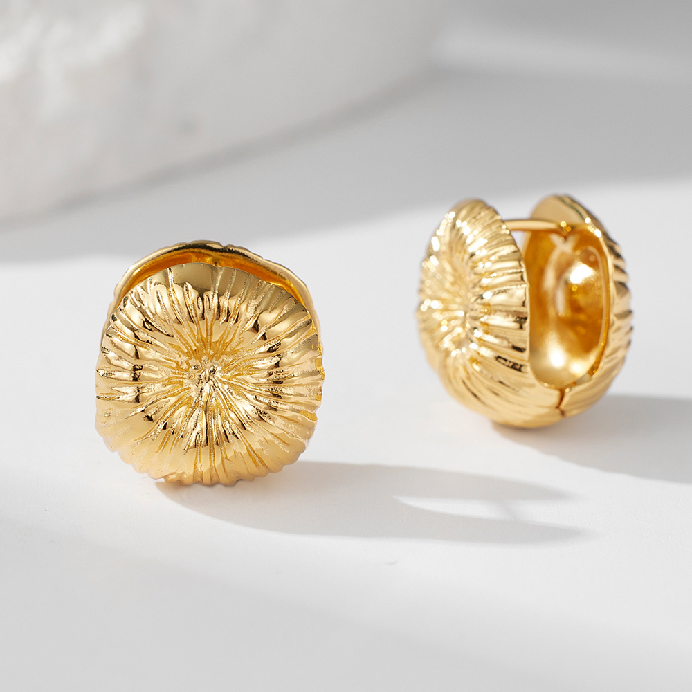 Three-dimensional Round Earrings For Women In Copper With 0.03µm Water Plating And 18K Real Gold Plated Finish 5