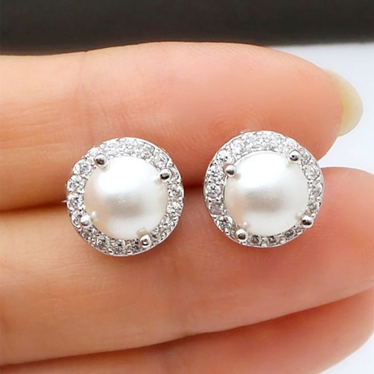 Three-dimensional Round Stud Earrings For Women In Copper With White K Water Plating And Pearl Inlay