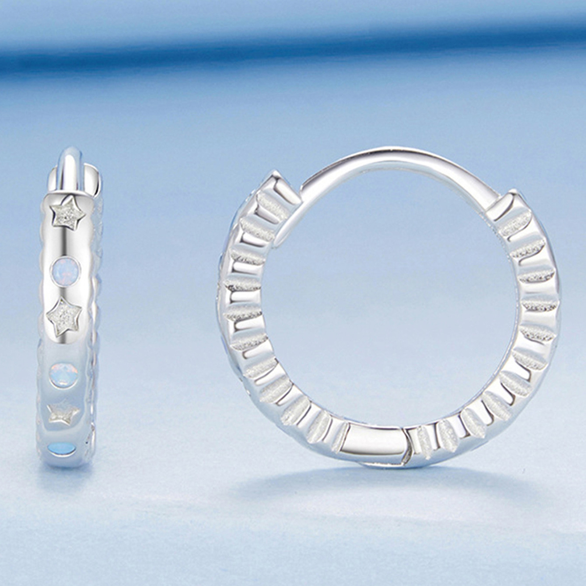 Three-dimensional Star Earrings In Copper With White K Water Plating And 0.03µm Thick Coating 3