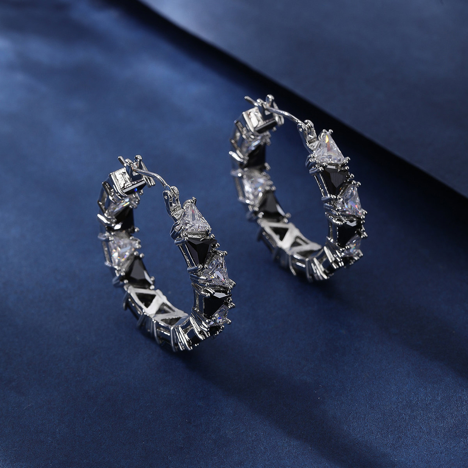 Trillion-cut Silver Unisex Earrings With Electroplated Finish And Copper Ear Pins Featuring Zircon Inlay 3