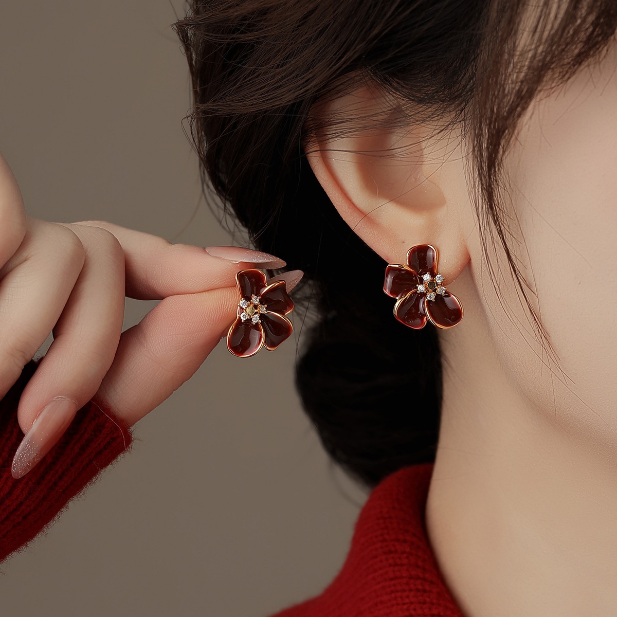 Two Tone Flowers Earrings In Copper With 18K Real Gold PVD Coated Plating And 0.03µm Thickness Featuring Zircon Inlay