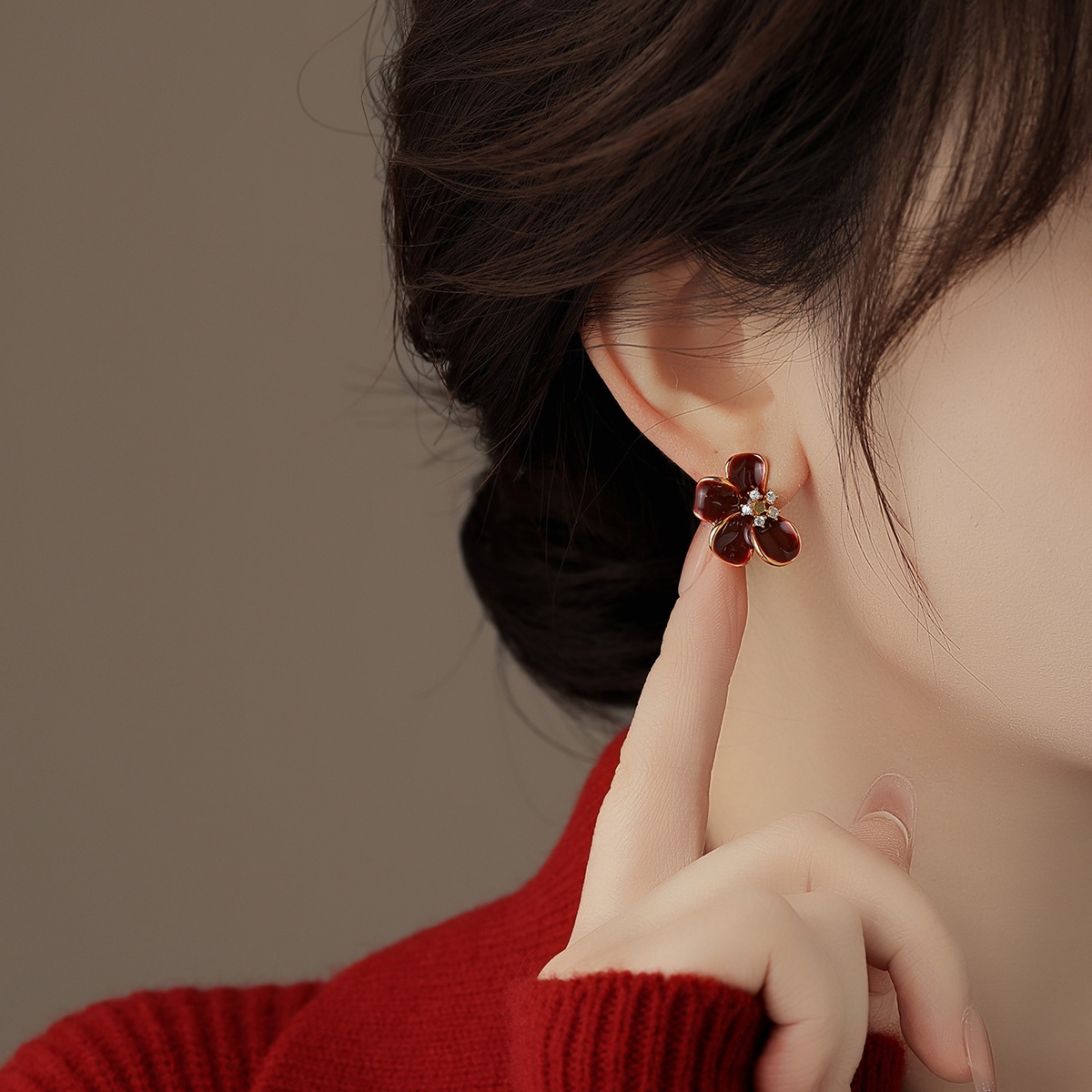 Two Tone Flowers Earrings In Copper With 18K Real Gold PVD Coated Plating And 0.03µm Thickness Featuring Zircon Inlay 2