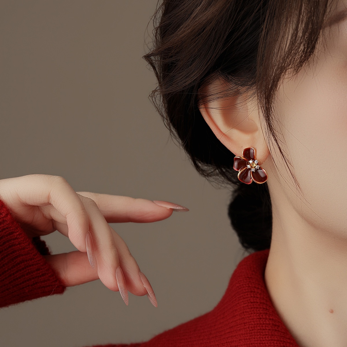 Two Tone Flowers Earrings In Copper With 18K Real Gold PVD Coated Plating And 0.03µm Thickness Featuring Zircon Inlay 3