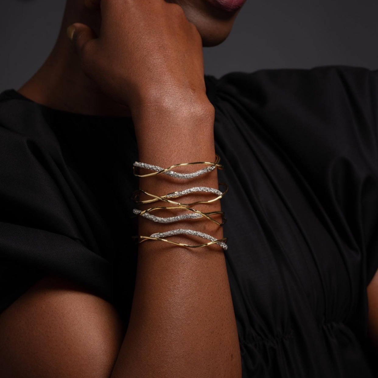Gold-Plated Copper Open Bangle With Intersecting Lines And Zircon Inlay 2