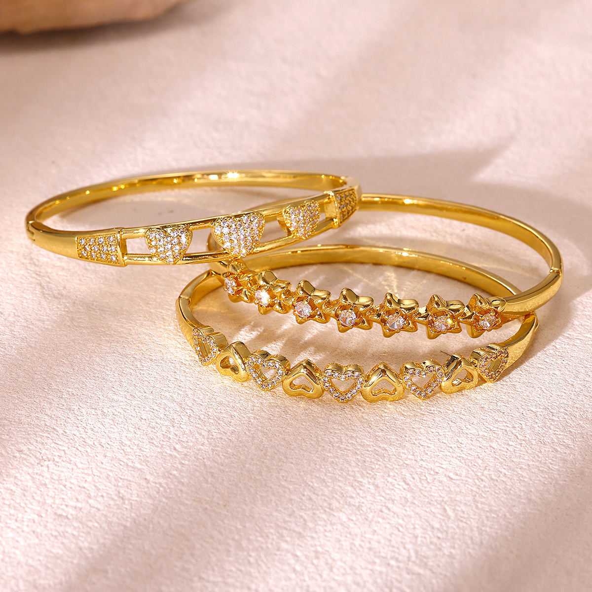 Unisex Heart Shape Bangle Featuring Waterproof Non Tarnish Copper With 18K Real Gold Plated Water Plating And Zircon Inlay