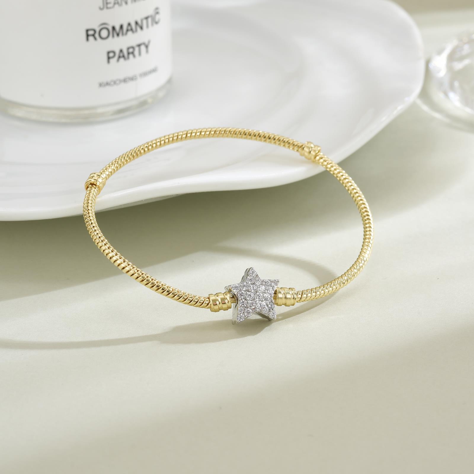 Unisex Star Bracelet With Real Gold Plated Copper And Rhinestones, Featuring A Snake Chain And Electroplated Finish 4
