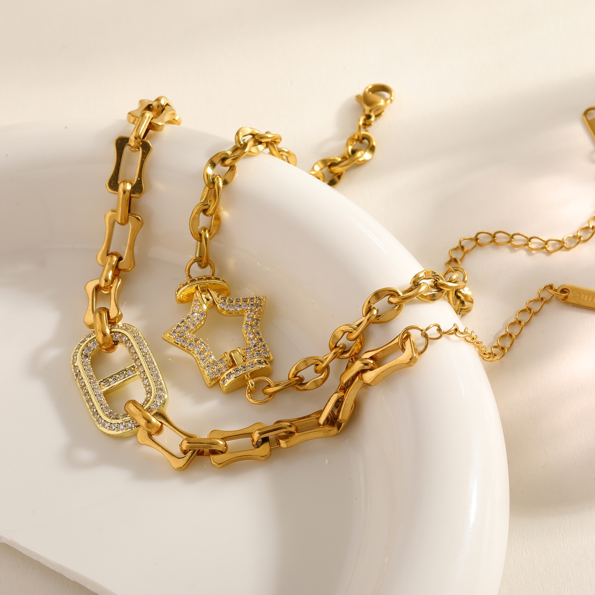 Vacuum Electroplating (In Furnace) Plated 18K Real Gold Zircon 304 Stainless Steel Copper Five-Pointed Star Paperclip Bracelet Female Elegant Vintage Gold Lobster Clasp Water Plated Handmade Chain 2