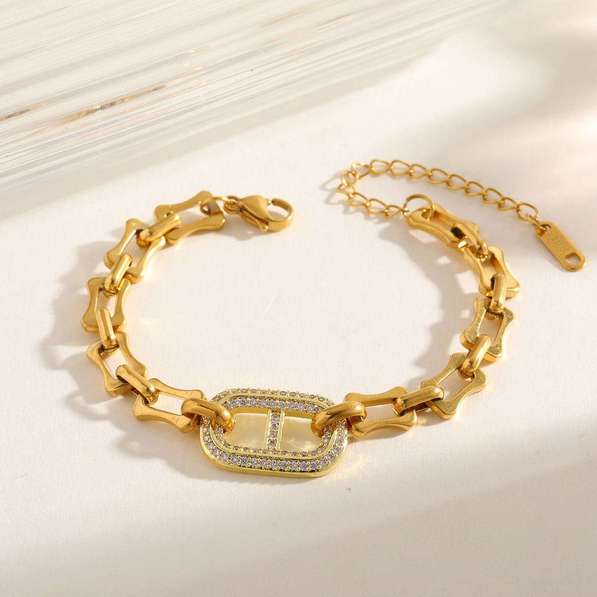 Vacuum Electroplating (In Furnace) Plated 18K Real Gold Zircon 304 Stainless Steel Copper Five-Pointed Star Paperclip Bracelet Female Elegant Vintage Gold Lobster Clasp Water Plated Handmade Chain 3