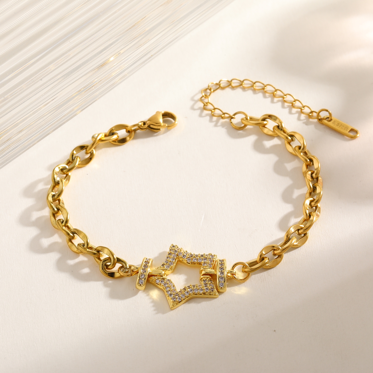 Vacuum Electroplating (In Furnace) Plated 18K Real Gold Zircon 304 Stainless Steel Copper Five-Pointed Star Paperclip Bracelet Female Elegant Vintage Gold Lobster Clasp Water Plated Handmade Chain 4