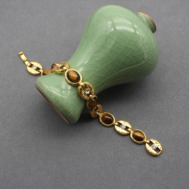Vintage Style Geometric Gold Copper Necklace With Turquoise Inlay And Cable Chain For Women 4