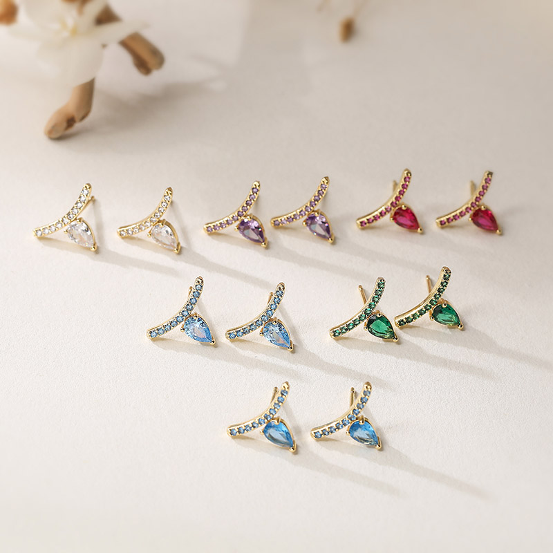 Water Droplets Stud Earrings For Women With Inlay Zircon, Copper Base, And 18K Real Gold Water Plating