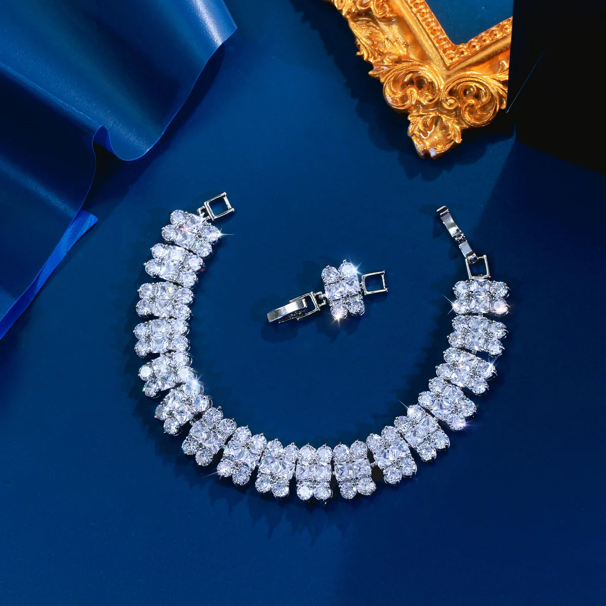Water Plated White Gold Copper Material Inlaid Zircon Geometric Rhodium Plated (Jewelry) Waterproof Non-Fading Tennis Bracelet For Women Wide Full Diamond Date Christmas Gift 5