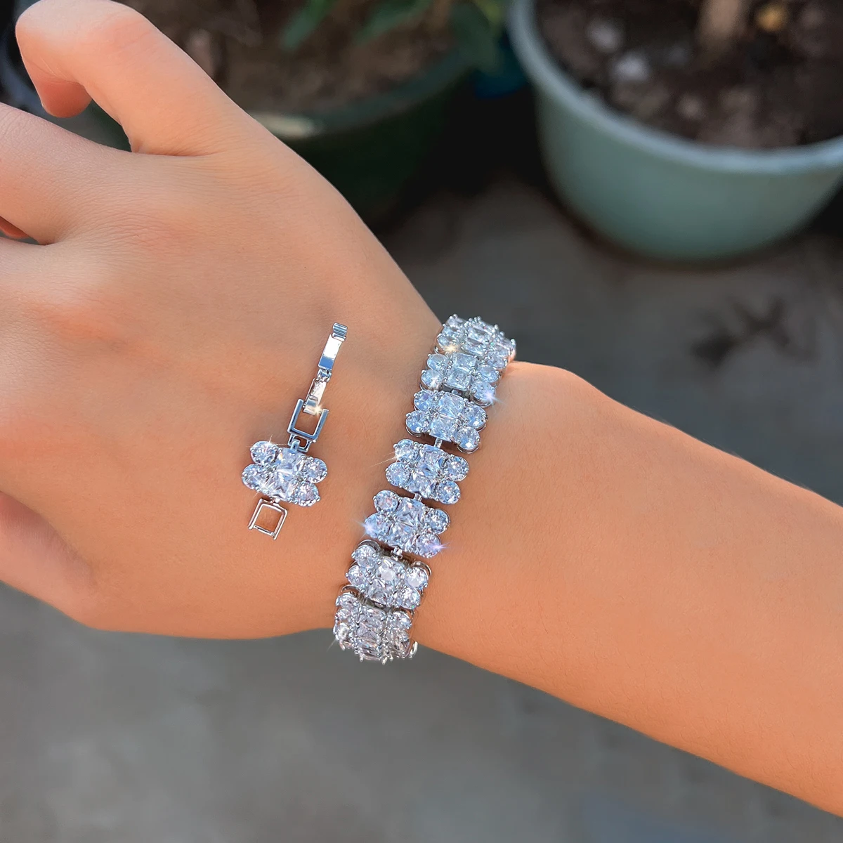 Water Plated White Gold Copper Material Inlaid Zircon Geometric Rhodium Plated (Jewelry) Waterproof Non-Fading Tennis Bracelet For Women Wide Full Diamond Date Christmas Gift 8