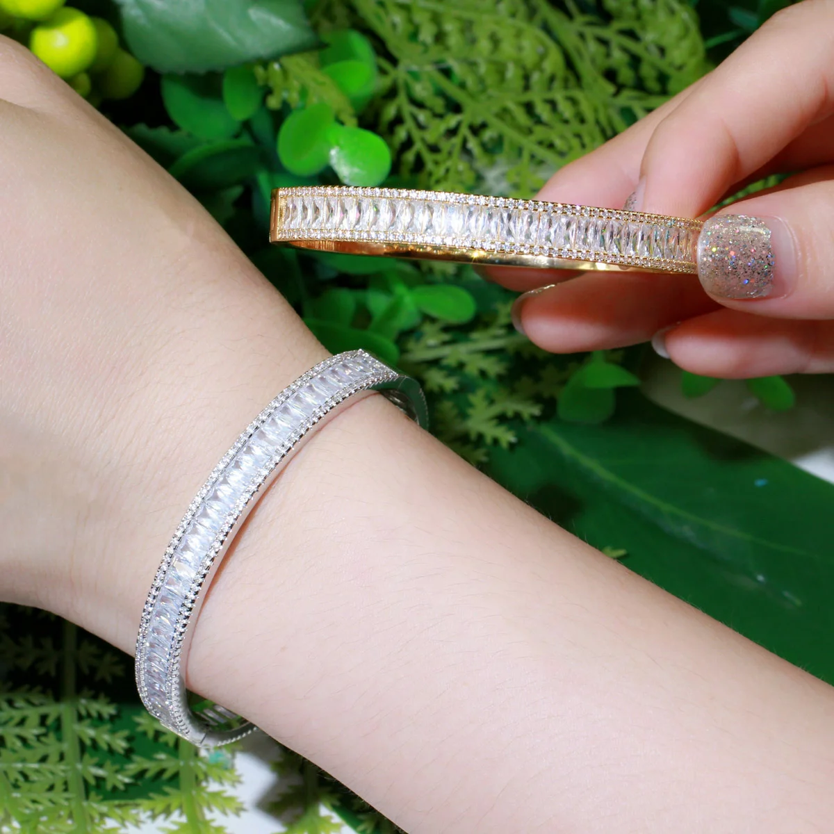 Waterproof Non Tarnish Circle Bangle For Women In Copper With Rhodium Plated Water Plating And Zircon Inlay 2