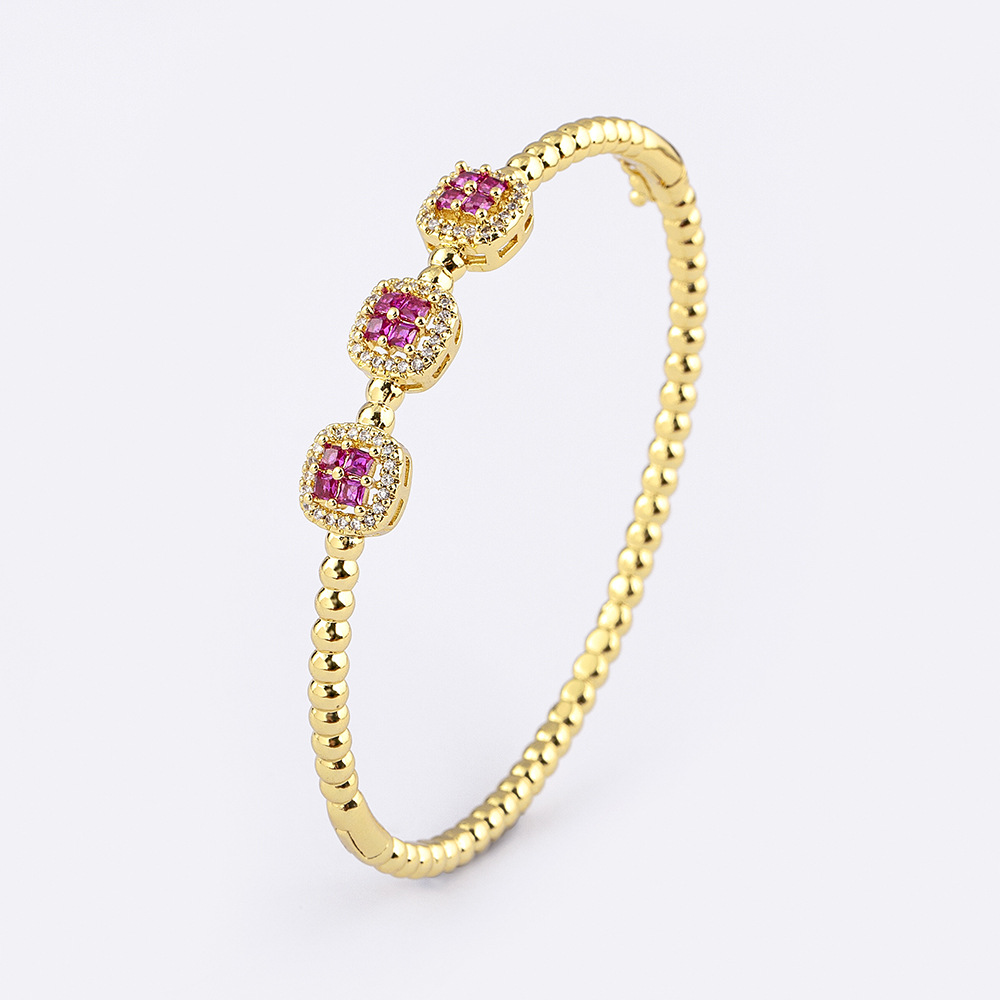 Luxurious White Geometric Copper Bangle With 18K Real Gold Plated Electroplated Finish 5