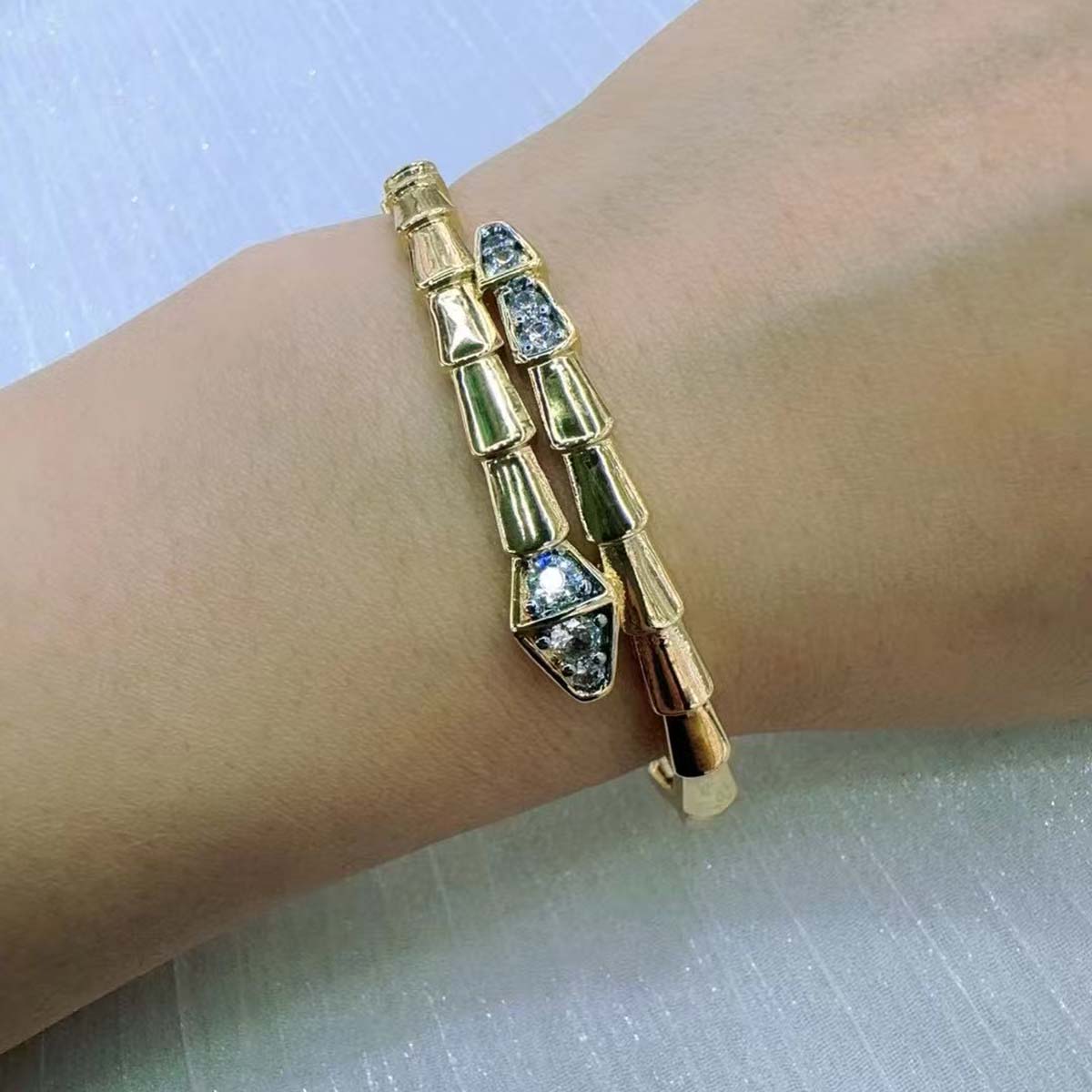 Wholesale Jewelry Casual Luxurious Classic Style Geometric Snake Copper Zircon 18K Gold Plated Inlay Bangle