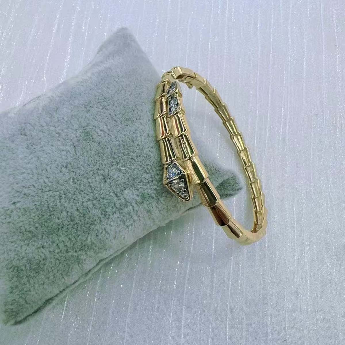 Wholesale Jewelry Casual Luxurious Classic Style Geometric Snake Copper Zircon 18K Gold Plated Inlay Bangle 2