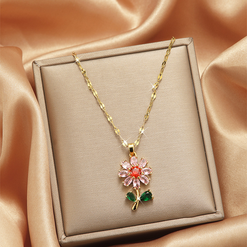 Wholesale Jewelry Elegant Flower Titanium Steel Copper Zircon Plating Pendant Necklace Lip Chain 5
