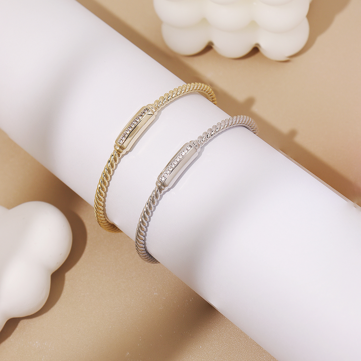 Wholesale Jewelry Elegant Vintage Style Luxurious Circle Copper Bangle 5