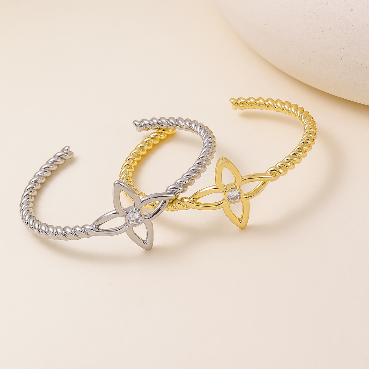 Wholesale Jewelry Glam Luxurious Commute Four Leaf Clover Copper Bangle