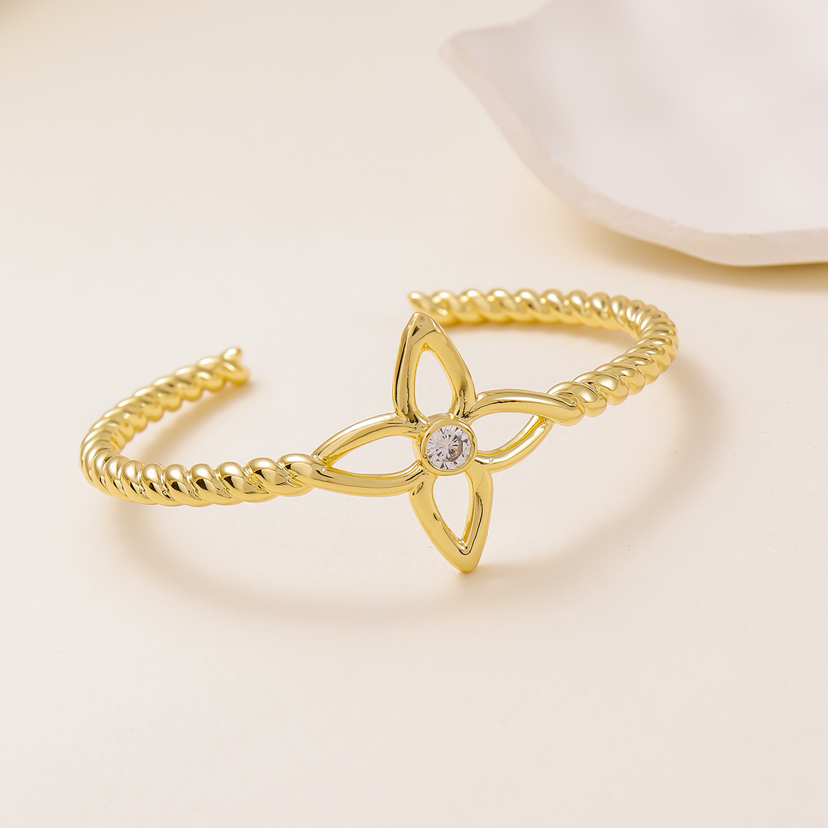 Wholesale Jewelry Glam Luxurious Commute Four Leaf Clover Copper Bangle 2
