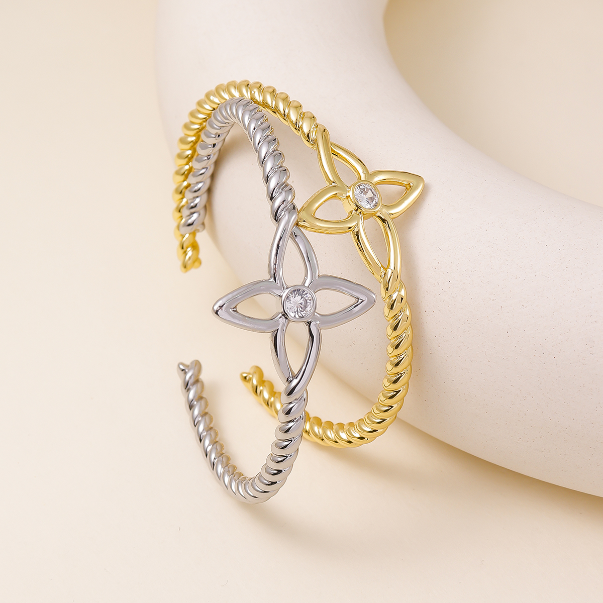 Wholesale Jewelry Glam Luxurious Commute Four Leaf Clover Copper Bangle 3