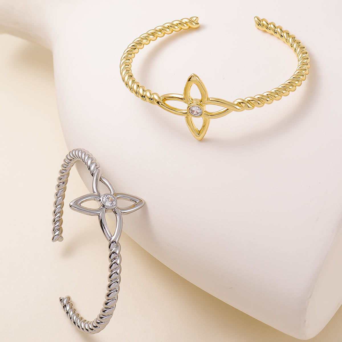 Wholesale Jewelry Glam Luxurious Commute Four Leaf Clover Copper Bangle 5