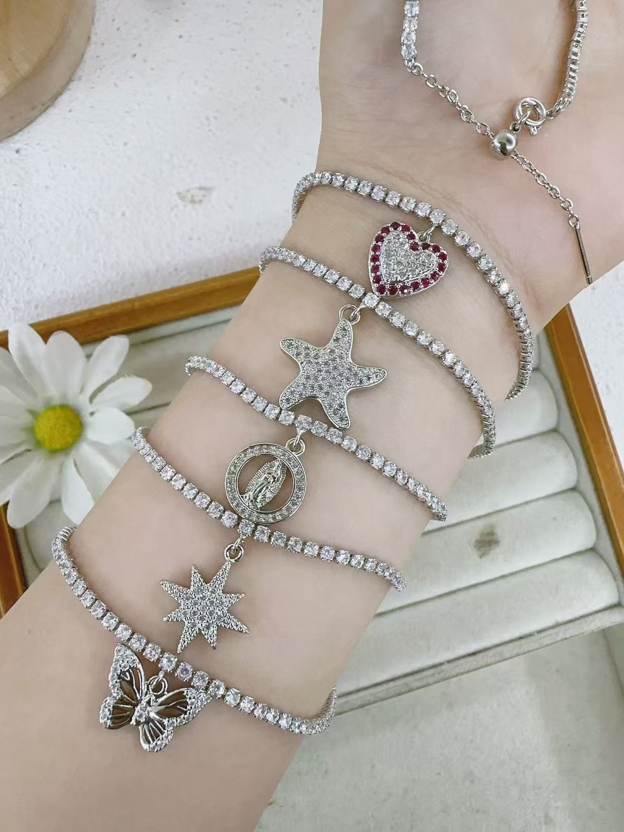 Fashion Style New Color-Preserving Electroplating Micro Inlaid Zircon Love Round Bracelet Religious Character Ten Starfish Eight Awn Star Butterfly Style