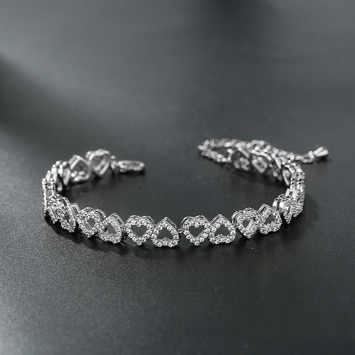 Wholesale Jewelry Vintage Style Classic Style Heart Shape Copper Zircon Plating Bracelets Chain-free