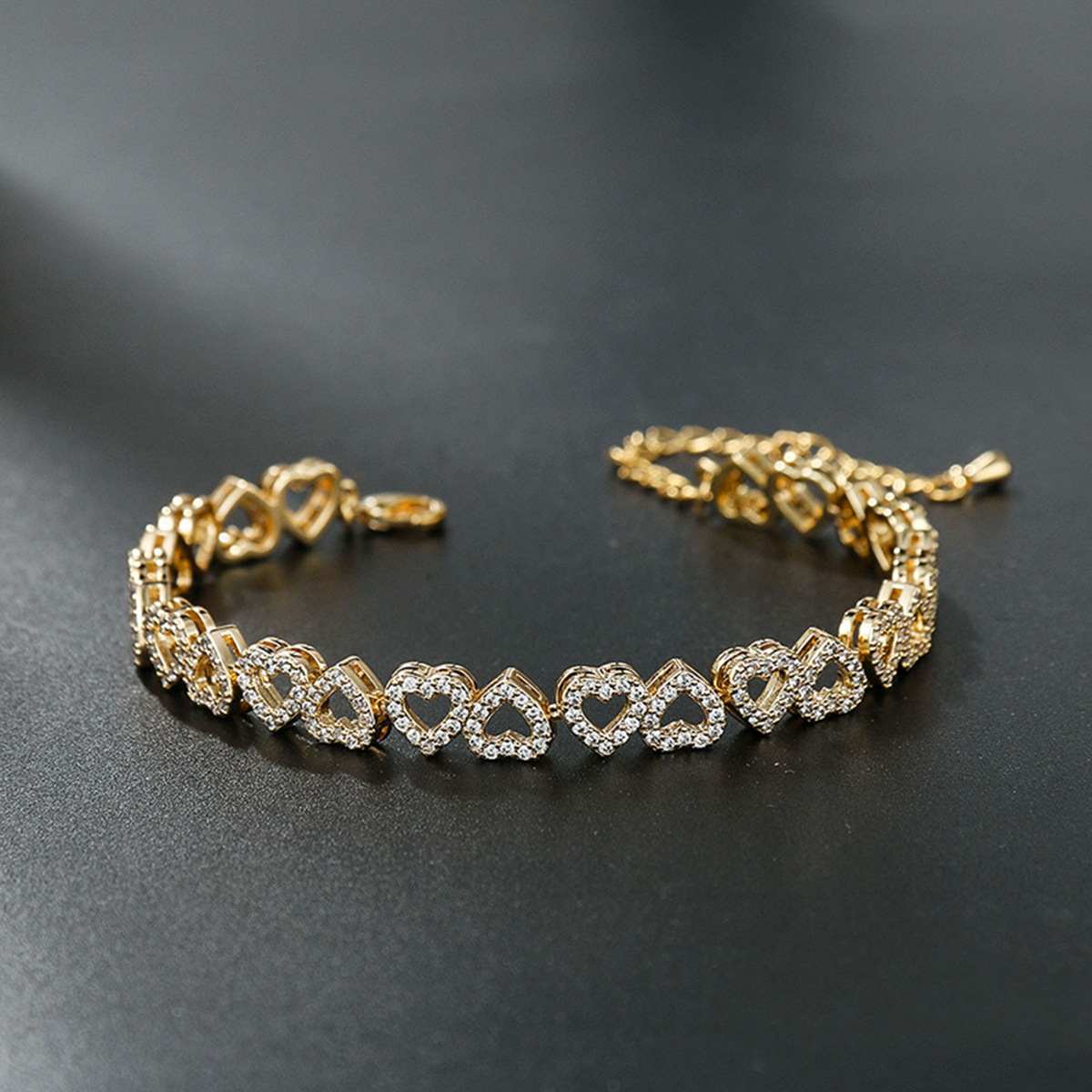 Wholesale Jewelry Vintage Style Classic Style Heart Shape Copper Zircon Plating Bracelets Chain-free 3
