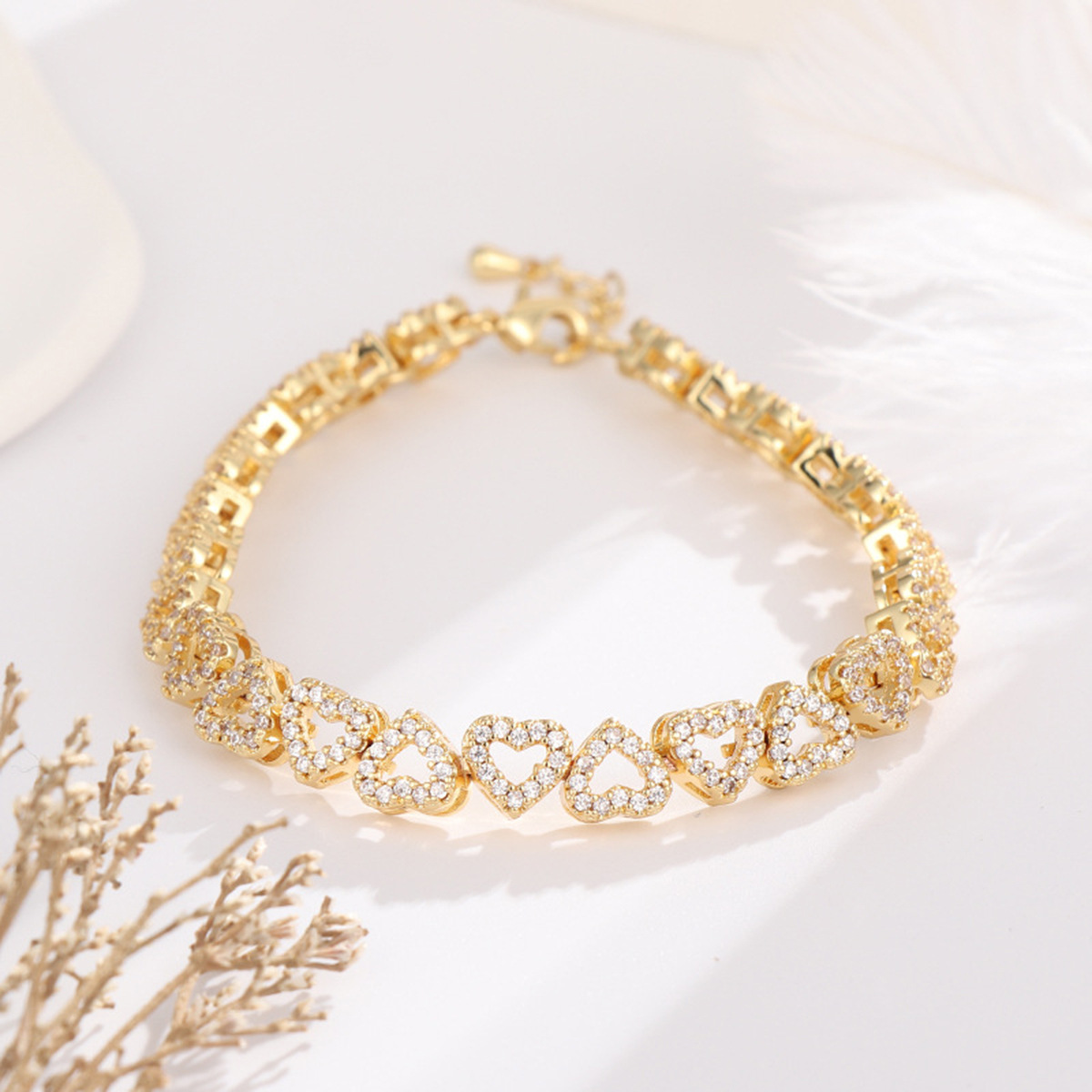 Wholesale Jewelry Vintage Style Classic Style Heart Shape Copper Zircon Plating Bracelets Chain-free 6