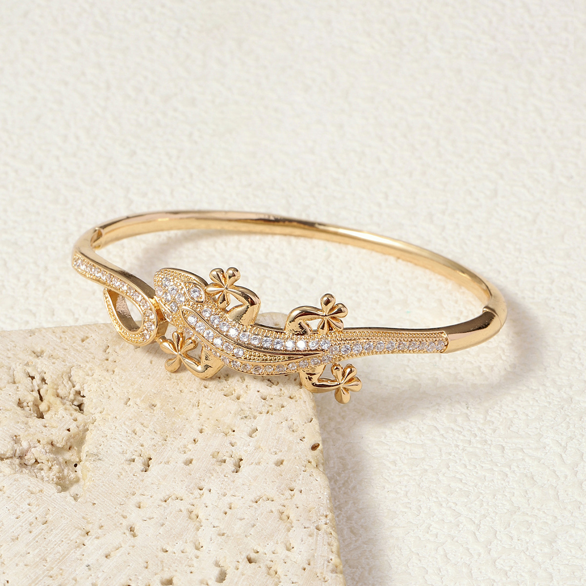 For Women Animal Pattern Copper Bangle With 18K Real Gold Plating And Zircon Inlay 4